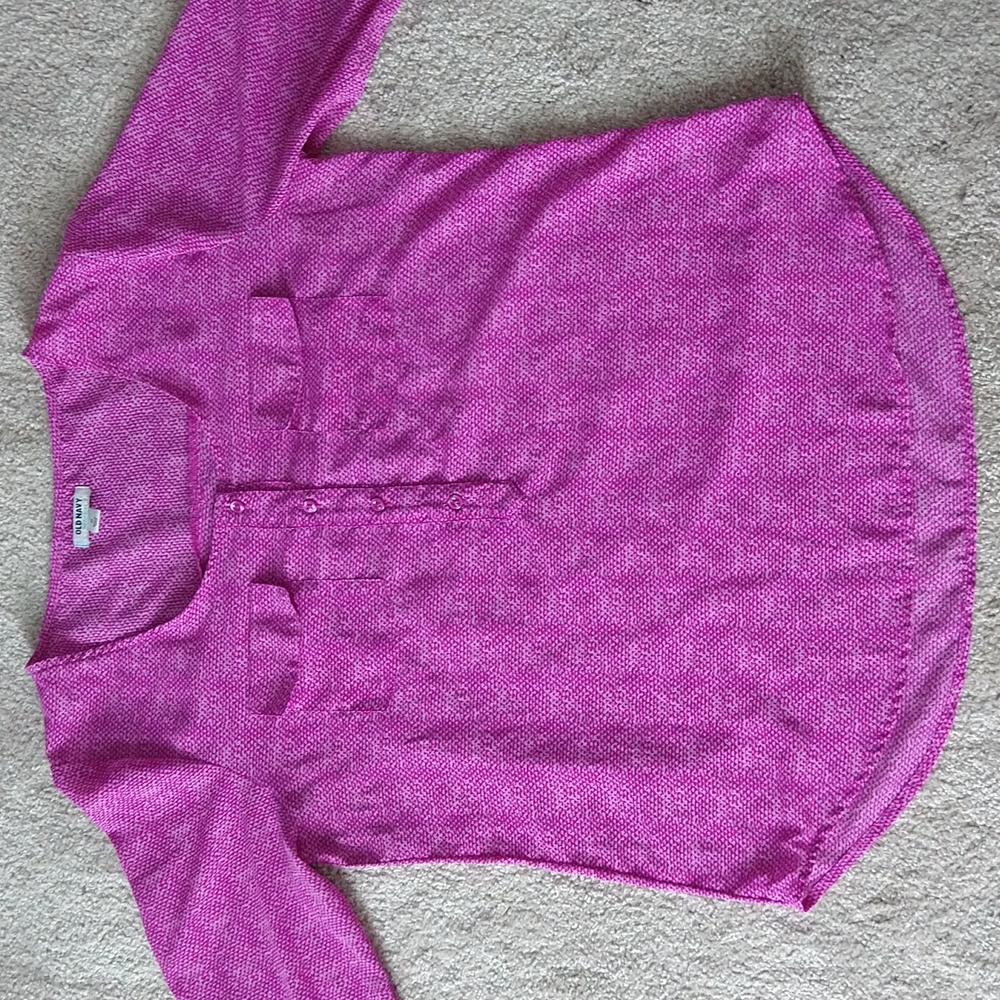 Old Navy magenta print blouse size Medium